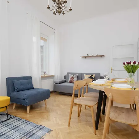 Old Town Comfort Near Vistula Boulevards By Renters Διαμέρισμα
