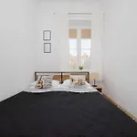 Old Town Comfort Near Vistula Boulevards By Renters * Warszawa