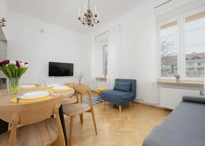 Old Town Comfort Near Vistula Boulevards By Renters