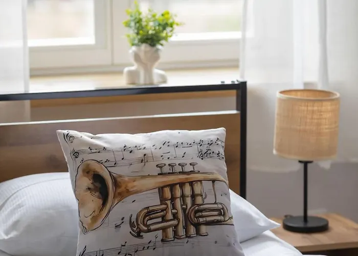 Old Town Comfort Near Vistula Boulevards By Renters Апартаменты