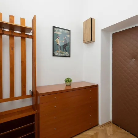 Old Town Comfort Near Vistula Boulevards By Renters