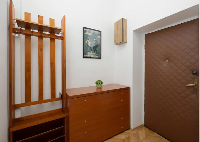 Old Town Comfort Near Vistula Boulevards By Renters